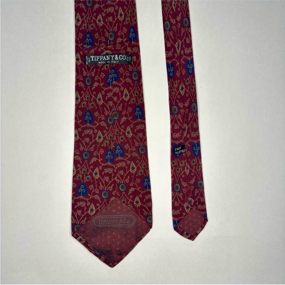 Vintage TIFFANY & CO 1986 Medieval Burgundy & Gold Classic Silk Tie, 3.5” - Picture 3 of 8